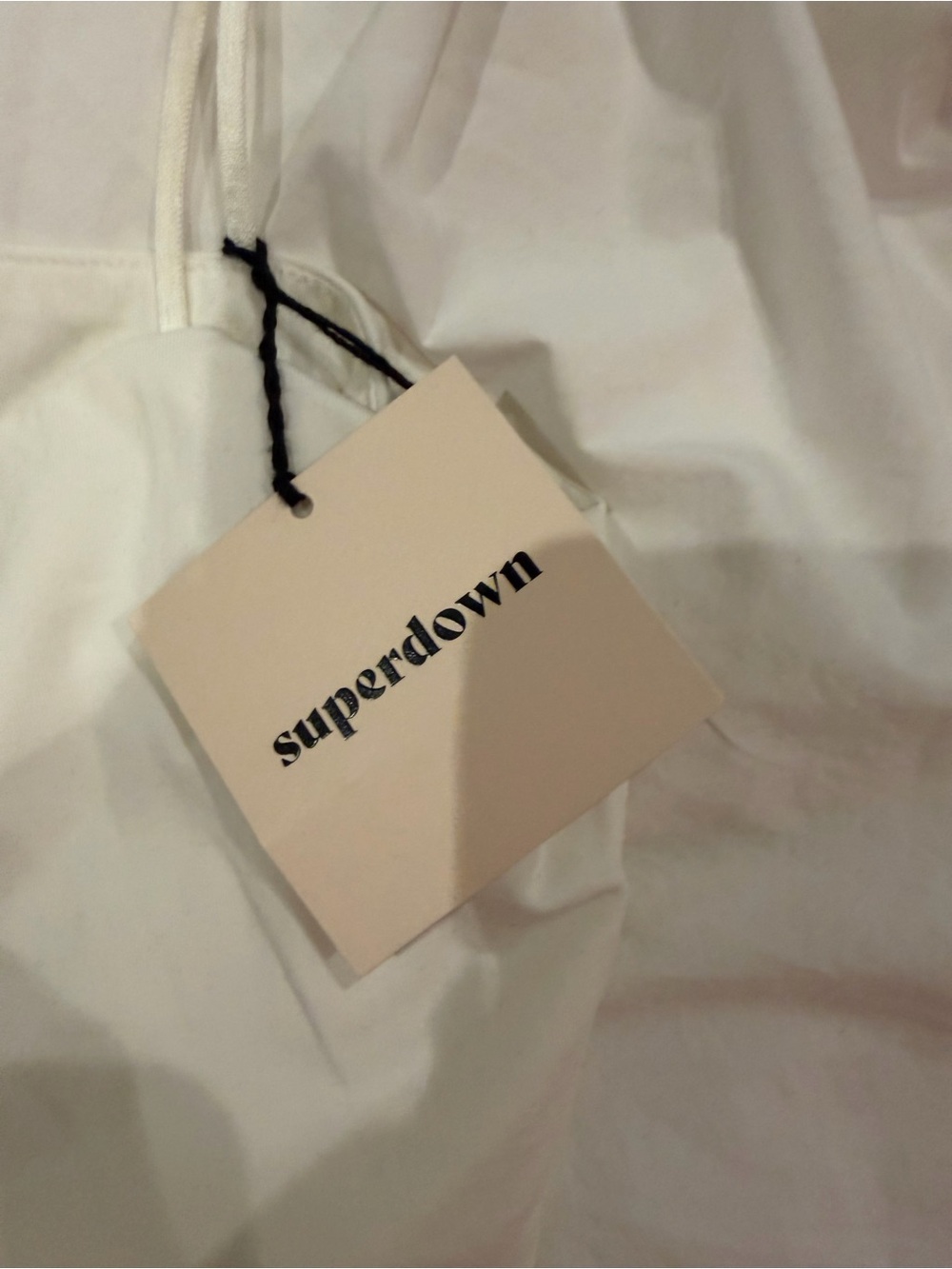 superdown White Tie-Front Spaghetti Strap Crop Top- new - Picture 4 of 4